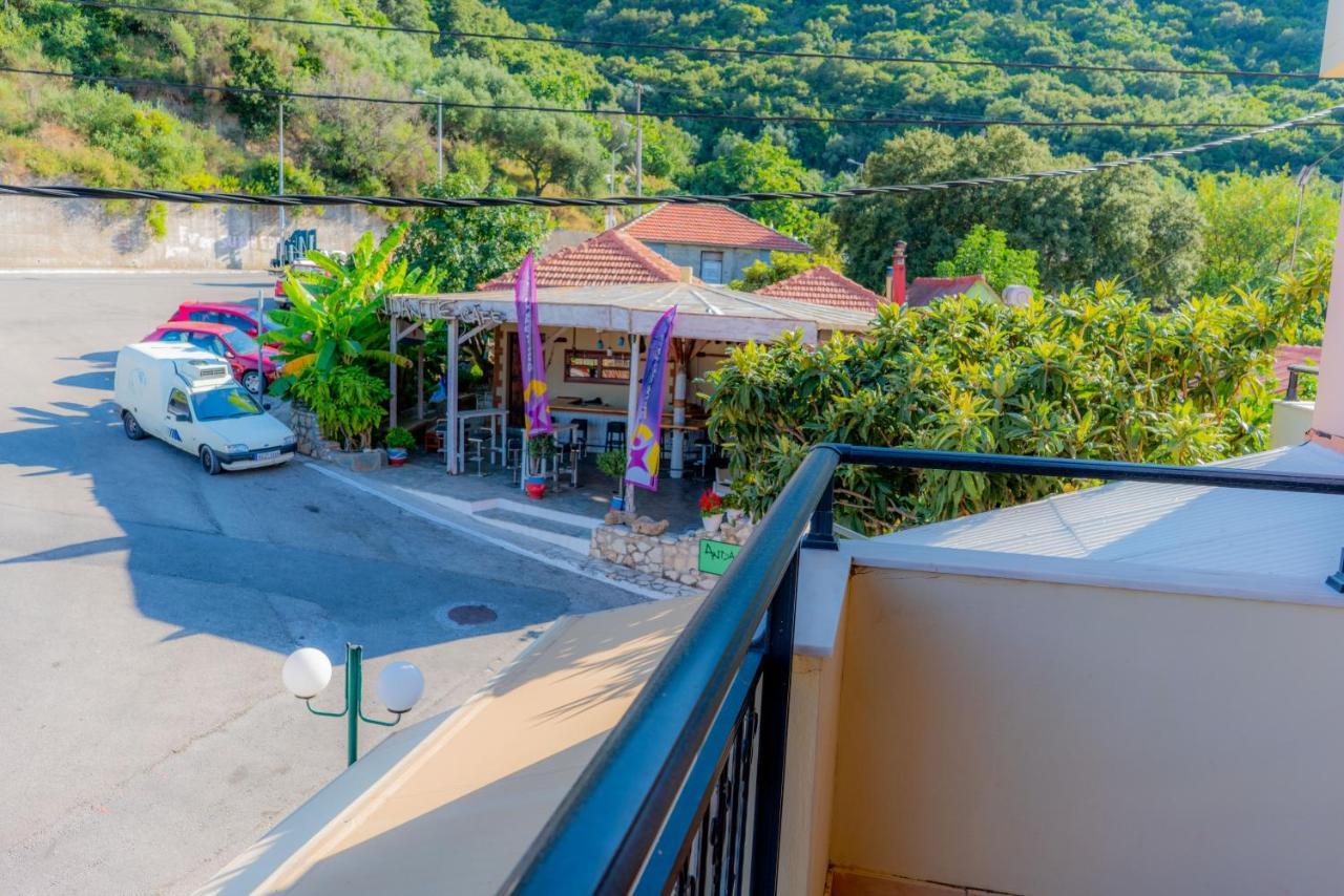 Valsamis Villa Apartments Poros  Eksteriør billede