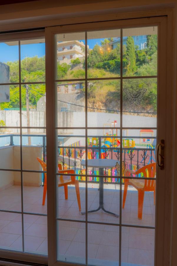 Valsamis Villa Apartments Poros  Eksteriør billede